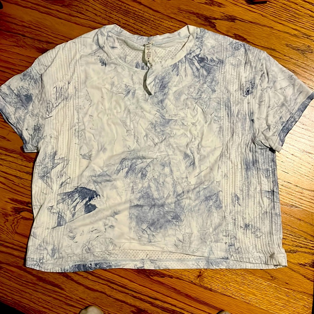 COPY - Lululemon Train to Be Short Sleeve size XL.